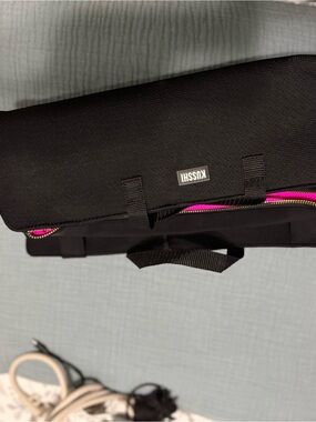 Kusshi Black and Hot Pink Hair Accessory Case